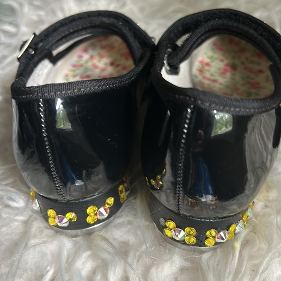 Girls, black pattern tap shoes by CAPEZIO size 13 1/2 M - Picture 3 of 9